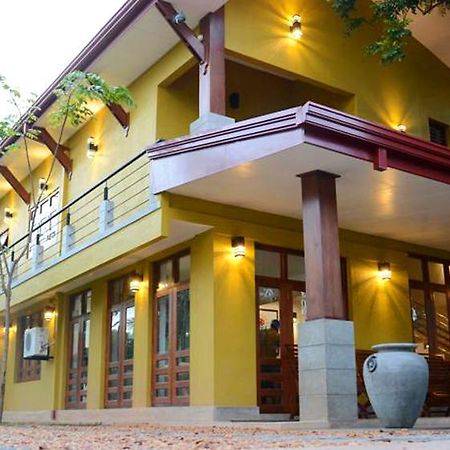 Inlak Garden Hotel Негомбо Екстериор снимка