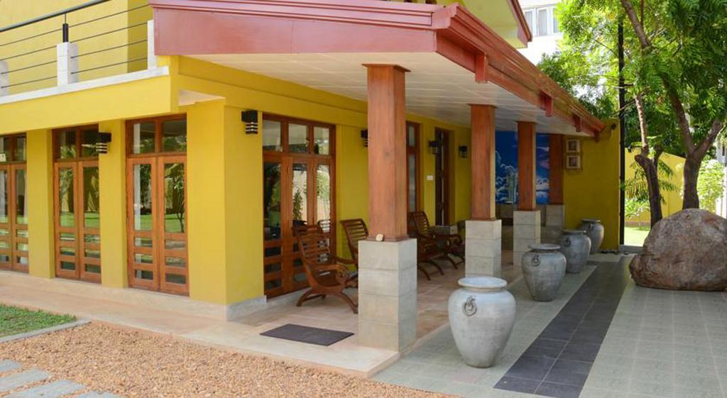 Inlak Garden Hotel Негомбо Екстериор снимка
