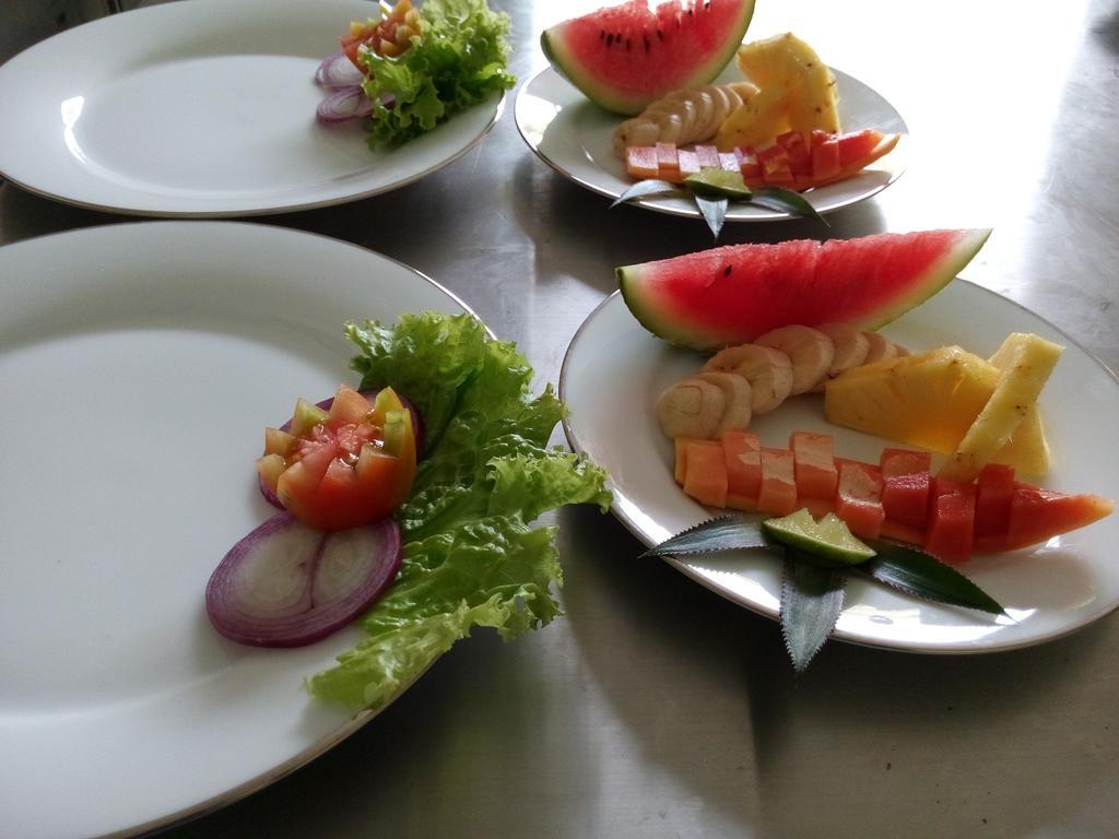 Inlak Garden Hotel Негомбо Екстериор снимка